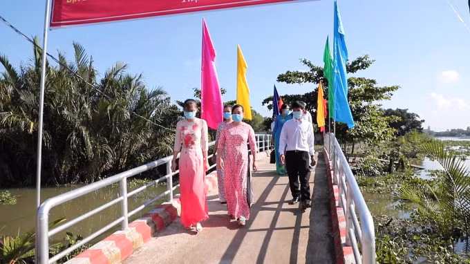 Masan Consumer bàn giao hai công trình dân sinh gồm một cây cầu và một con đường tại huyện Bến Lức, tỉnh Long An