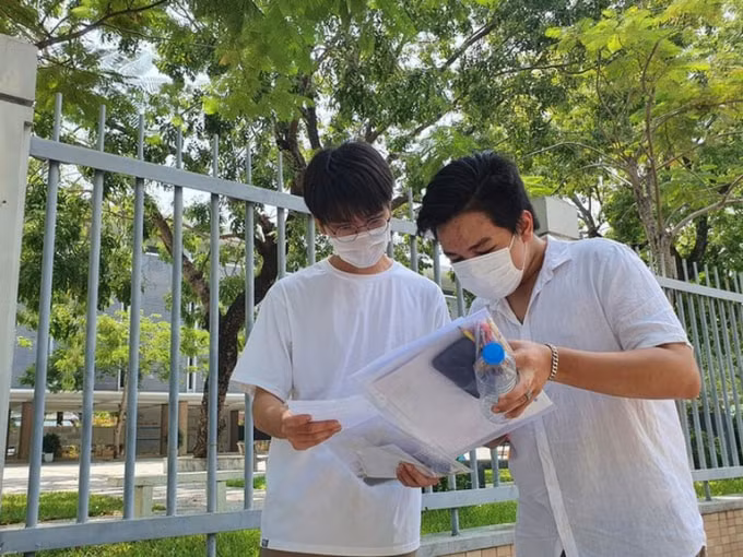 Thí sinh thi tốt nghiệp THPT năm 2020, đợt 2. Ảnh: TL.