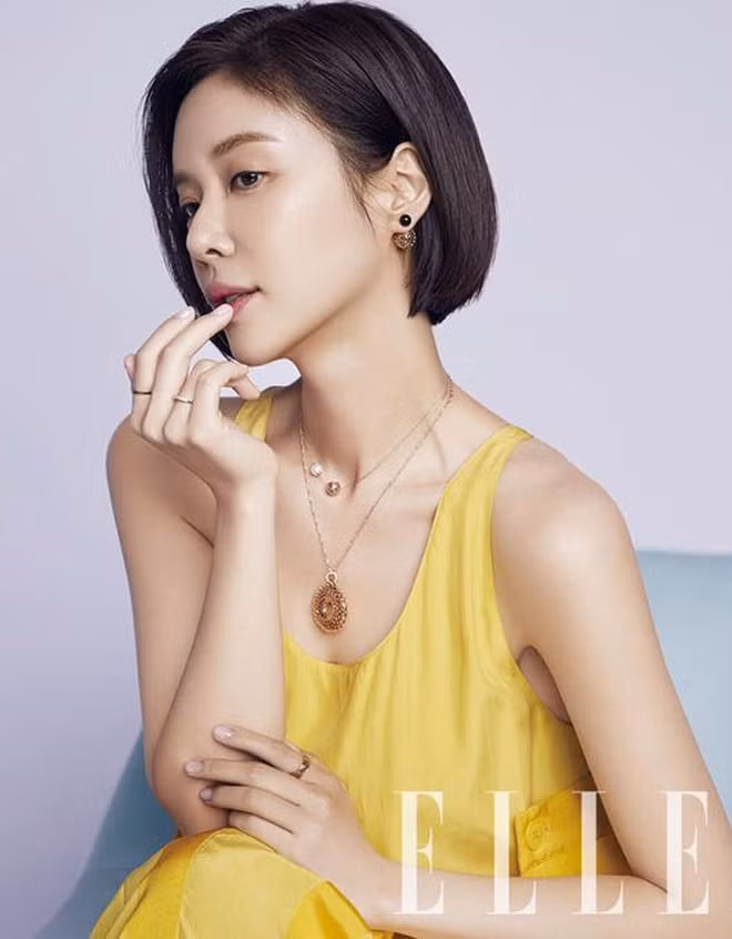 Nhan sắc đỉnh cao và vóc dáng gợi cảm của Hwang Jung Eum sau khi sinh con đầu lòng