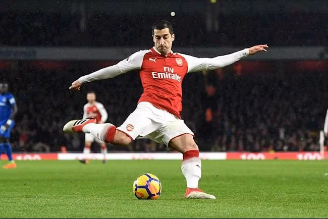 Tiền vệ Henrik Mkhitaryan ký hợp đồng 3 năm với Roma. Ảnh: internet.