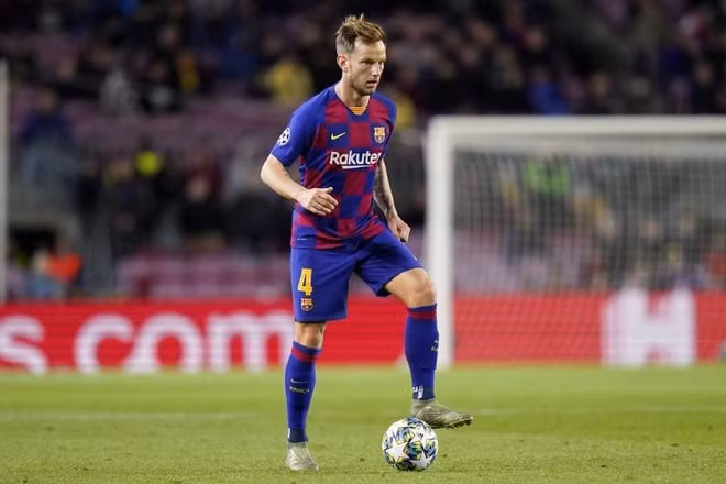 Rakitic trở thành cầu thủ đầu tiên rời Barca sau khi HLV Koeman nhậm chức. Ảnh: internet.