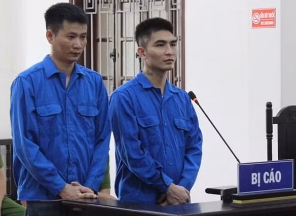 Hai bị cáo Tới và Cường tại phiên tòa sơ thẩm