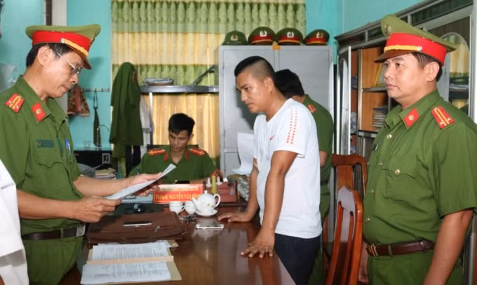 Cơ quan Cảnh sát điều tra, Công an tỉnh đã ra quyết định khởi tố bị can và lệnh tạm giam 3 tháng với đối tượng Phan Sỹ Quốc.