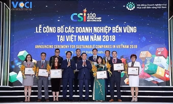 Đại diện Vinamilk tham dự lễ công bố Doanh nghiệp bền vững tại Việt Nam năm 2018