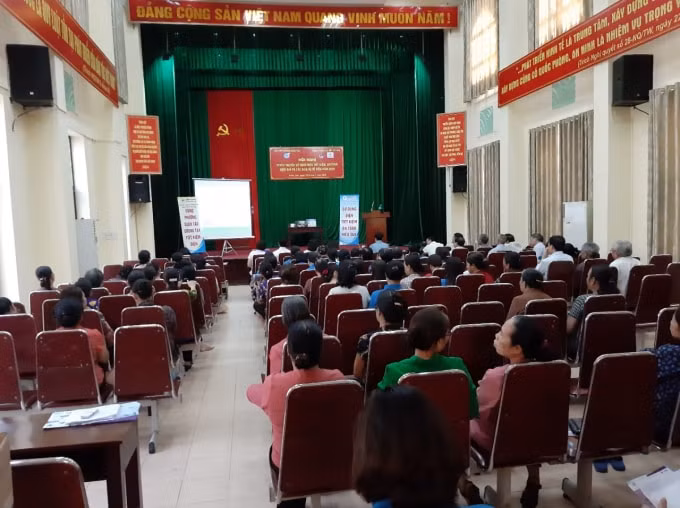 Buổi hội thảo tuyên truyền về ứng dụng CNTT trong ngành điện nhằm nâng cao dịch vụ.