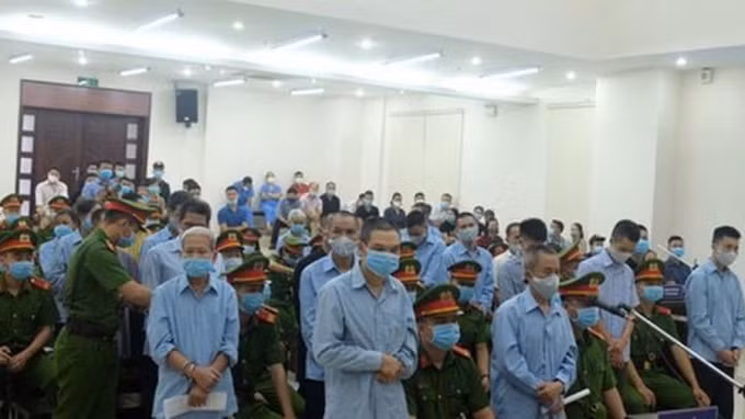 Các bị cáo tại phiên toà