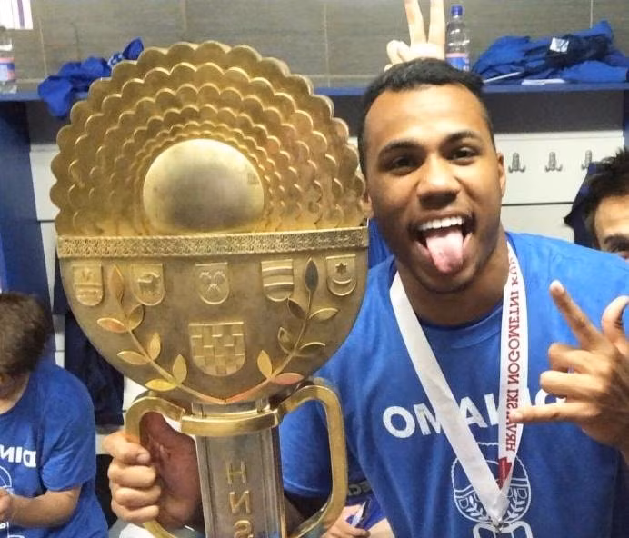 Trung vệ Magalhaes từng mang băng thủ quân U19 Brazil. Ảnh: internet.
