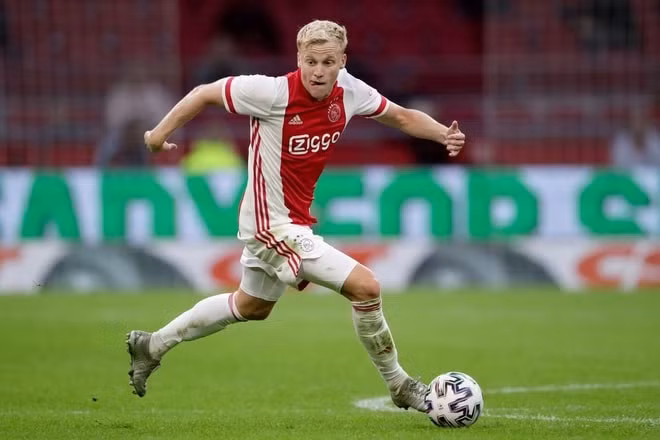 Cầu thủ Van de Beek là chuyên gia kiếm penalty tại giải VĐQG Hà Lan. Ảnh: internet.