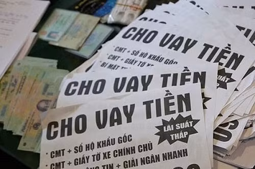to-roi-quang-cao-cho-vay-tai-chinh_1107143400