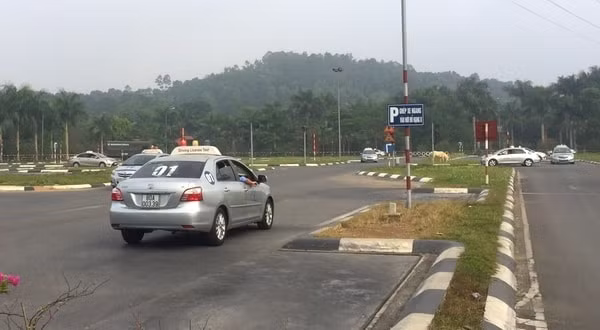 Chính phủ trình Quốc hội phương án đào tạo sát hạch, cấp giấy phép lái xe thuộc phạm vi điều chỉnh của dự án Luật bảo đảm trật tự an toàn giao thông đường bộ