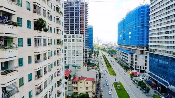 Đa số các thành phố lớn đã có quy định về diện tích chỗ để đăng ký thường trú đối với trường hợp thuê, mượn, ở nhờ tối thiểu là 15m2/người. Ảnh minh họa