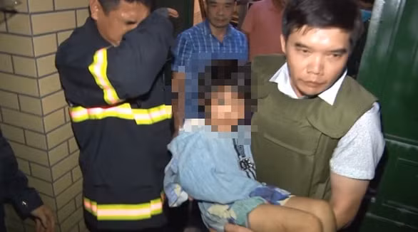 Công an Bắc Ninh đã giải cứu thành công cháu bé bị bố ruột và người tình bạo hành. Ảnh: internet.