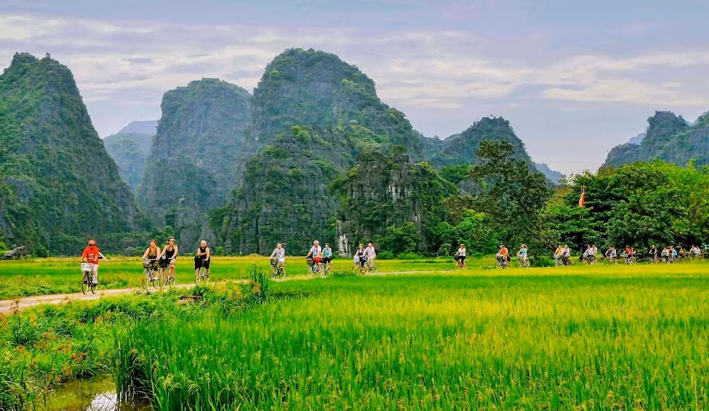 khach quoc te den viet nam tang manh dat gan 10 trieu luot hinh 2