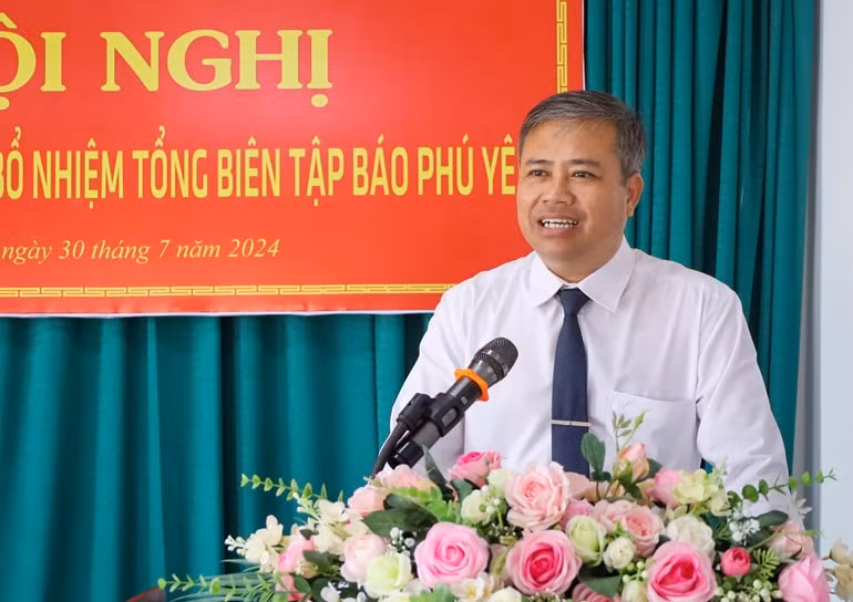 bo nhiem nha bao nguyen khanh minh giu chuc tong bien tap bao phu yen hinh 2
