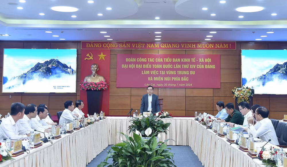 quan tam hon nua den cong tac can bo la nguoi dan toc va can bo lam cong tac dan toc hinh 1