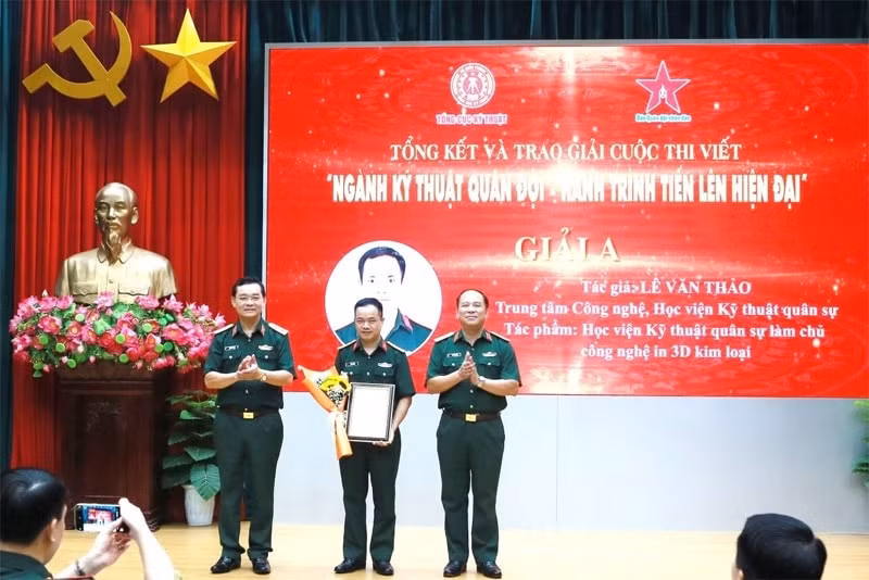 trao giai cuoc thi viet nganh ky thuat quan doi hanh trinh tien len hien dai hinh 1