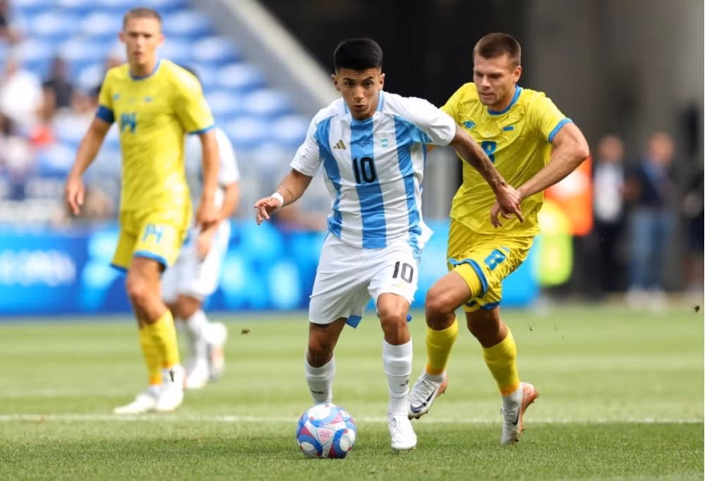 ghi ban phut bu gio argentina gianh ve choi tu ket olympic 2024 hinh 1