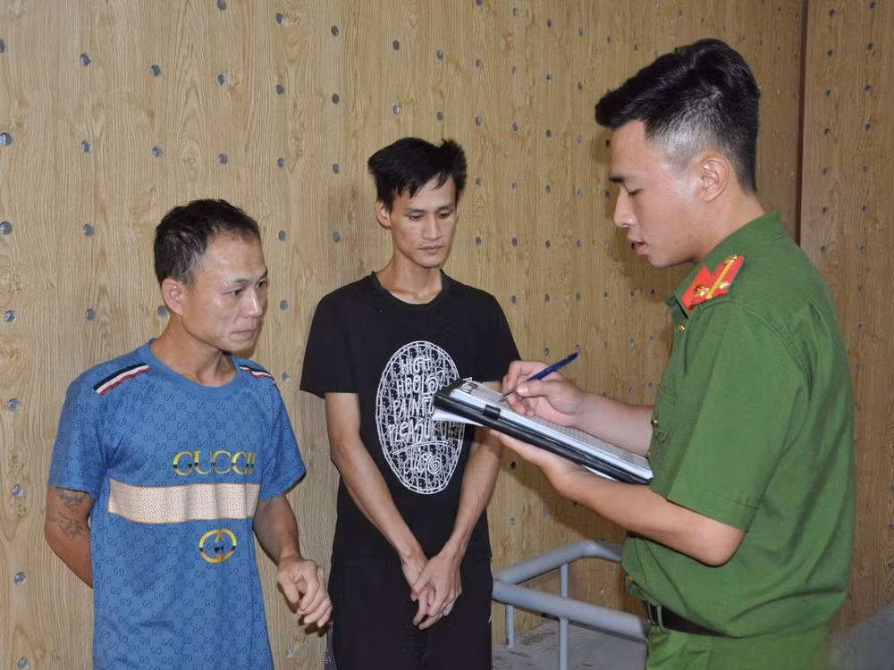 hai duong gay ra 10 vu cuop dien thoai 2 doi tuong bi bat giu hinh 1