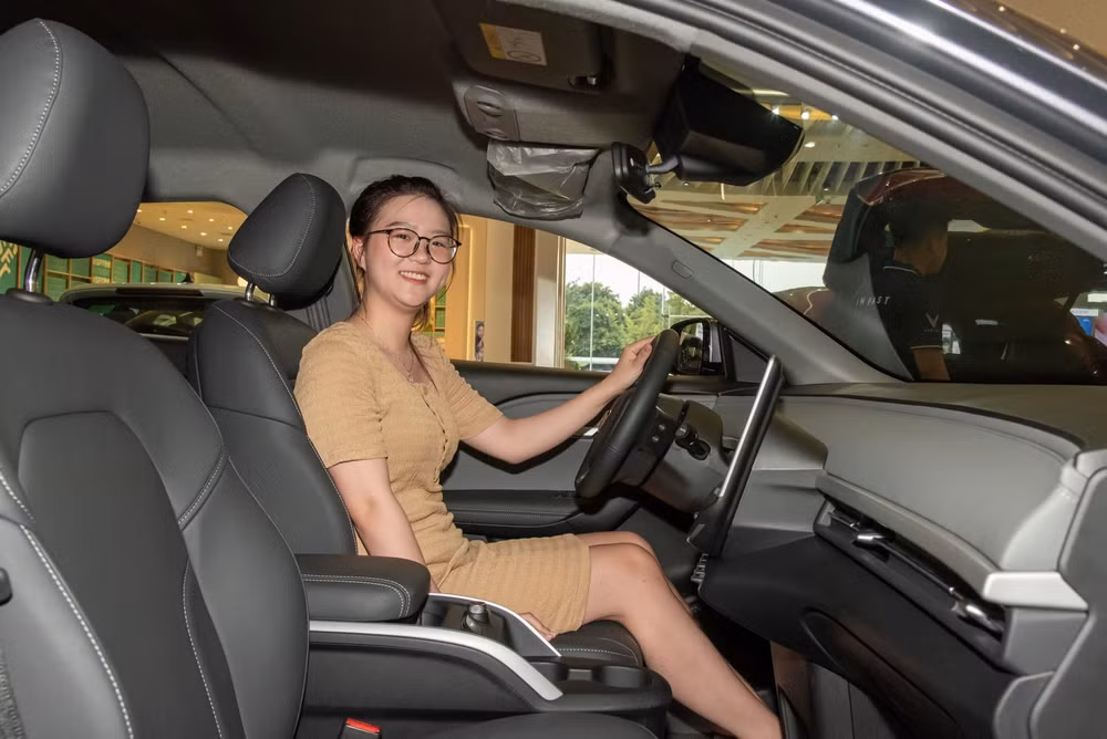 vinfast vf 6 suv do thi than thien va an toan cho nguoi lan dau mua o to hinh 1