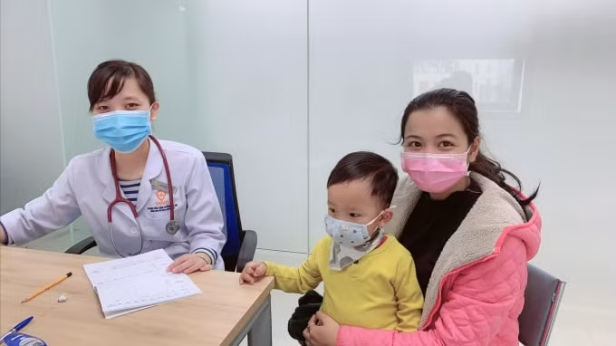 Niềm vui của phụ huynh khi đăng ký được Gói vắc xin để con được tiêm đúng lịch, đúng phác đồ và trải nghiệm dịch vụ tiêm chủng cao cấp ngay tại nơi mình sinh sống.