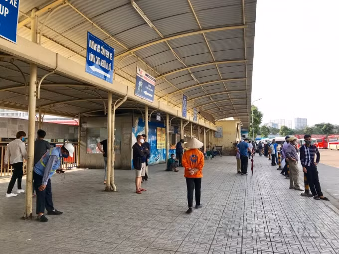Do ảnh hưởng của dịch bệnh Covid-19 lượng hành khách tại bến xe Mỹ Đình sụt giảm đáng kể