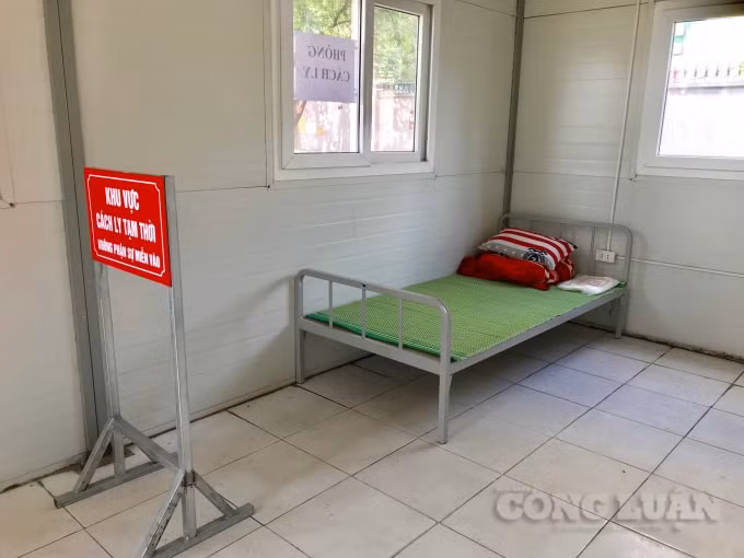 Khu vực cách ly tạm thời được bố trí tại Bến xe Mỹ Đình