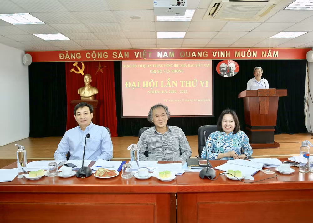 Chủ trì Đại hội gồm 3 đồng chí. Ảnh: Sơn Hải
