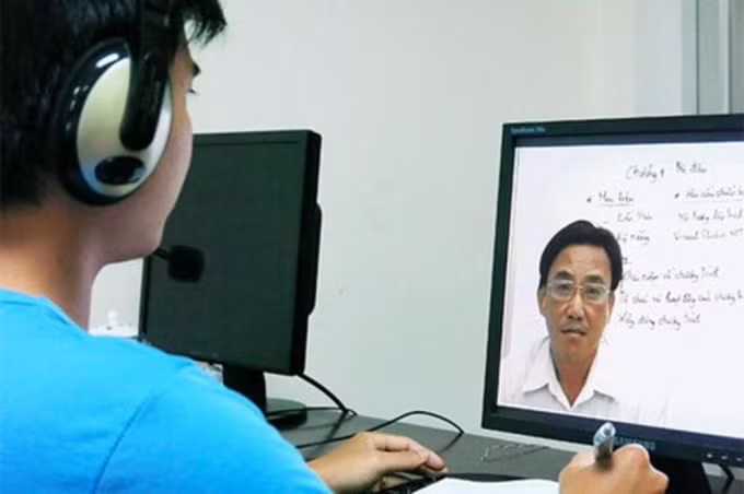 Việc xây dựng, thẩm định các bài giảng điện tử từ các nội dung chương trình sau khi đã tinh giản, sẽ được Bộ GD&ĐT chỉ đạo sát sao để không “buông lỏng” chất lượng (ảnh minh họa - nguồn Internet).