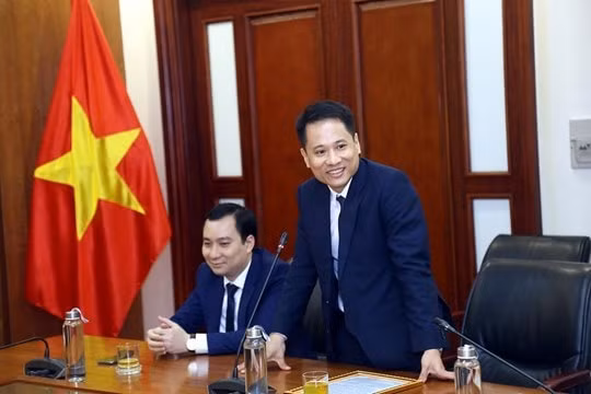 Nhà báo Trương Thành Trung - tân Phó Tổng Biên tập Tạp chí Mặt trận phát biểu. Ảnh: PV