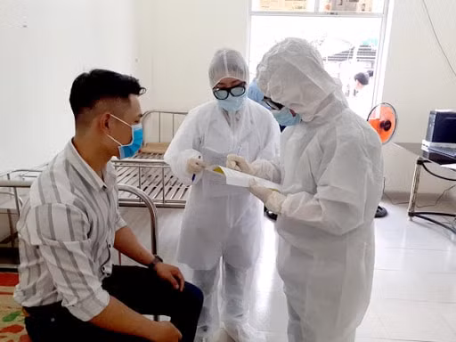 Huy động toàn bộ lực lượng trong ngành y tế trong phòng, chống dịch COVID-19.
