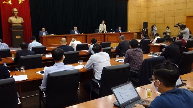 Bộ trưởng Trần Tuấn Anh cho rằng, cần có các đánh giá, phân tích sâu hơn nữa, cập nhật kịp thời hơn nữa để đưa ra những phương án phù hợp hơn đối phó dịch Covid-19 trong giai đoạn mới. (Ảnh BCT)