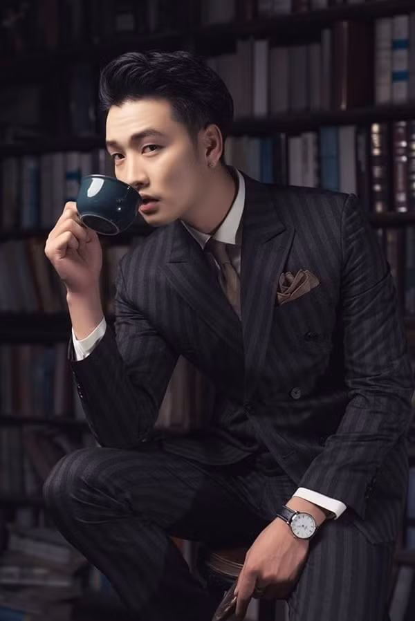 Trọng Lân ngoài đời điển trai và sở hữu chiều cao khủng trên 1m8. Ảnh: FBNV.