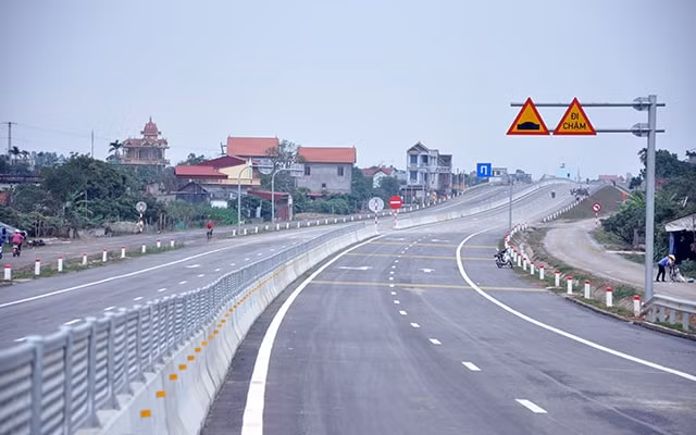 Tuyến đường bộ nối đường cao tốc Hà Nội - Hải Phòng với đường cao tốc Cầu Giẽ - Ninh Bình.