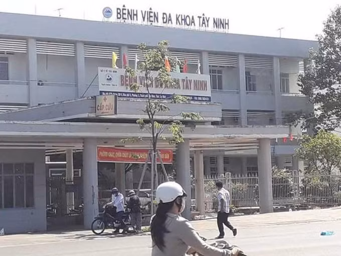 Bệnh viện Đa khoa tỉnh Tây Ninh đang cách ly, điều trị hai bệnh nhân COVID số 117 và 118. Ảnh TL.