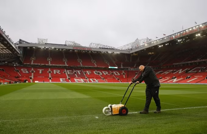 Man United vẫn sẽ&nbsp;trả lương cho nhân viên thường trực tại Old Trafford&nbsp;trong giai đoan dịch Covid-19 đang hoành hành. Ảnh: MUTV