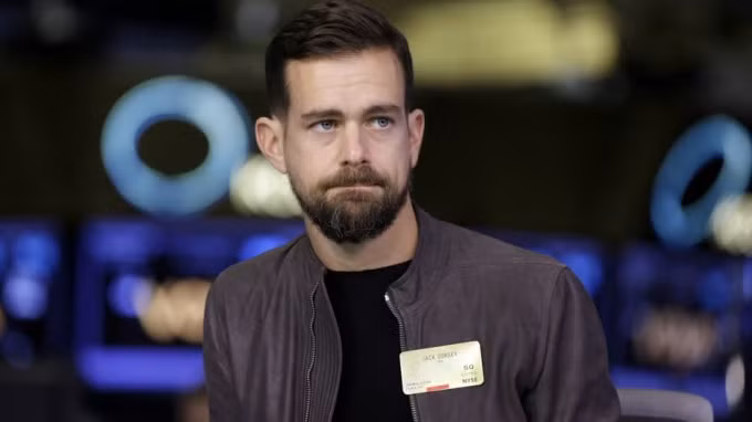 CEO Twitter khẳng định thông điệp chính trị không phải để mua bán. Ảnh: Mashable.