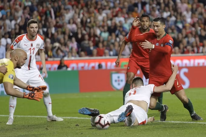 Serbia sẽ cạnh tranh để lấy tấm vị trí nhì bảng của Bồ Đào Nha. Ảhh: Getty.