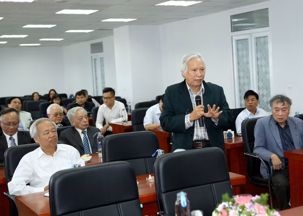 PGS.TS Nguyễn Văn Huy, nguyên Giám đốc Bảo tàng dân tộc học Việt Nam phát biểu ý kiến. Ảnh: Sơn Hải