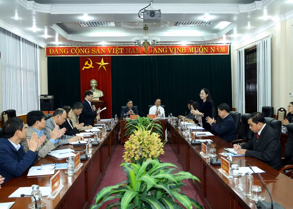 Đồng chí Vũ Thị Hà, Phó Trưởng Ban Công tác Hội - Hội Nhà báo Việt Nam đóng góp xây dựng ý kiến. Ảnh: Sơn Hải