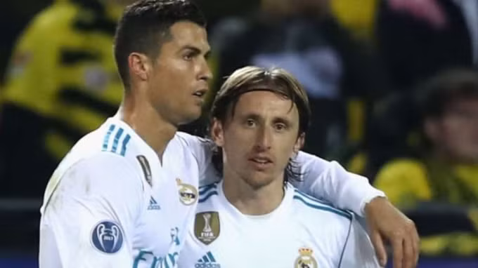 Ronaldo thời còn khoác áo Real cùng đồng đội Luka Modric
