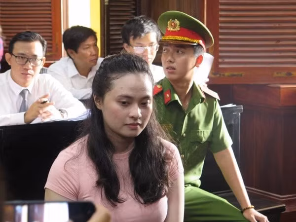Hot girl Ngọc Miu tại phiên xử tháng 5/2019