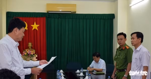 Cơ quan cảnh sát điều tra Bộ Công an công bố lệnh bắt bị can Trần Văn Tâm. Ảnh: TTO