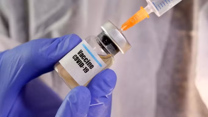 300 triệu liều vaccine AZD1222 sẽ bắt đầu được chuyển đi vào cuối năm 2020. Ảnh: TL.