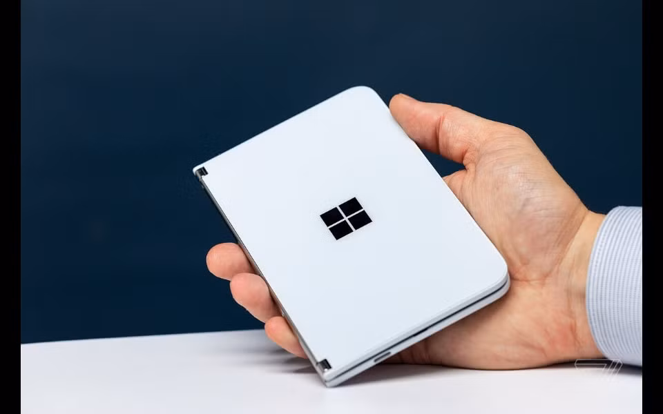 Surface Duo sẽ sử dụng chip Snapdragon 855.