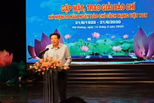 Ủy viên Ban thường vụ Tỉnh ủy- Trưởng Ban tuyên giáo Tỉnh ủy Nguyễn Quang Phúc phát biểu tại buổi gặp mặt