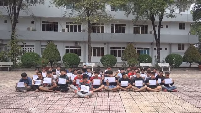 Các đối tượng tham gia chạy xe thành đoàn, lạng lách, đánh võng, đua xe trái phép. Công an tỉnh Bình Dương