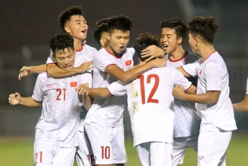 U19 Việt Nam ăn mừng bàn thắng vào lưới Mông Cổ ngày 6/11/2019