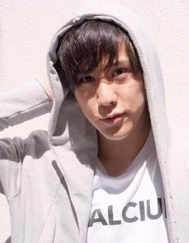 Daisuke Yamauchi là diễn kịch nói.