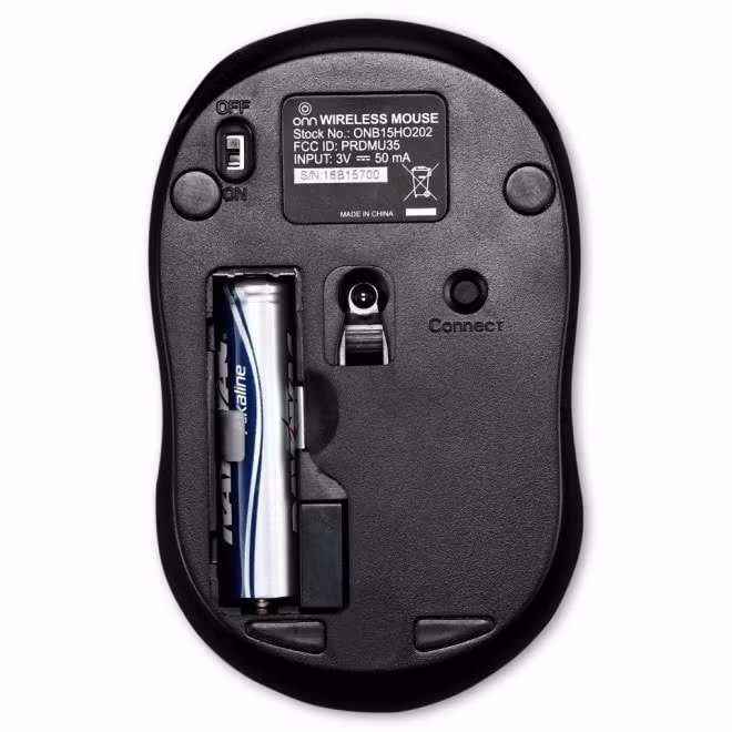 Phần sau chuột có gắn pin.