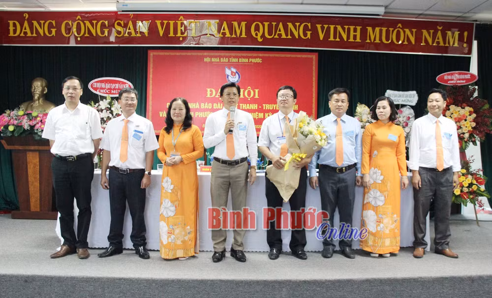 Ban Thư ký Chi hội BPTV lần thứ I, nhiệm kỳ 2020 - 2022 ra mắt Đại hội. Ảnh Thanh Khoa